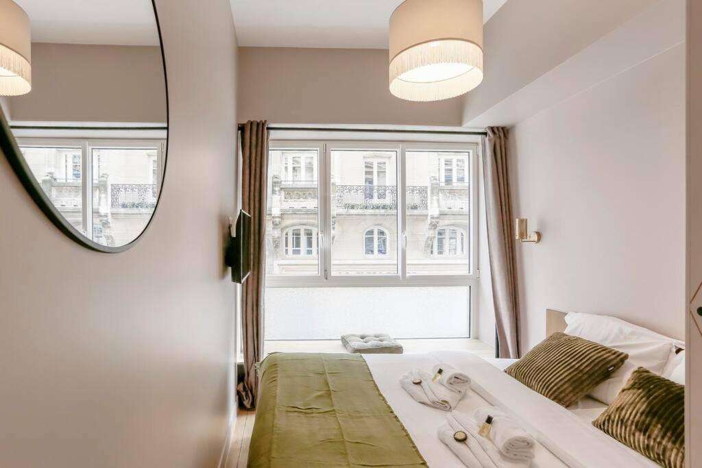 Modern 2 Bedrooms Near Louvre ปารีส ภายนอก รูปภาพ