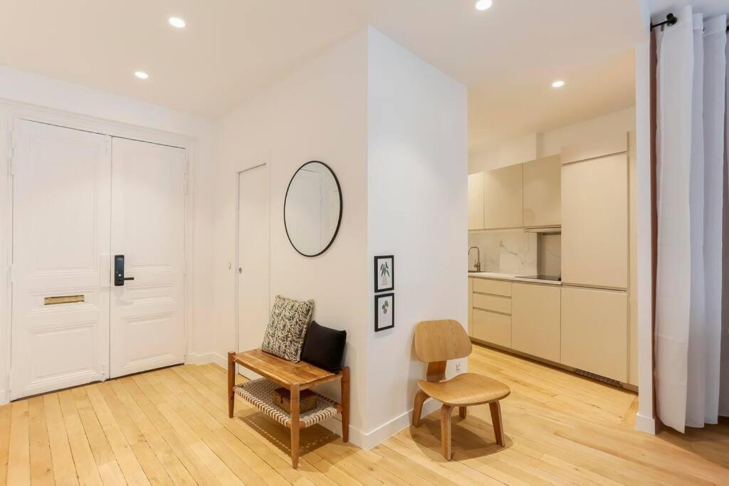 Modern 2 Bedrooms Near Louvre ปารีส ภายนอก รูปภาพ