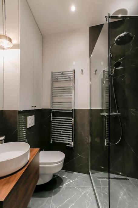Modern 2 Bedrooms Near Louvre ปารีส ภายนอก รูปภาพ